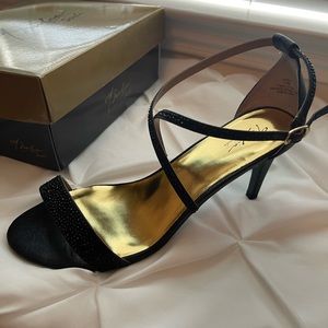 Macys Thalia Sodi black rhinestone strappy heels 11 wide